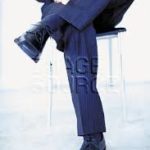 Body Language - Leg crossing Male